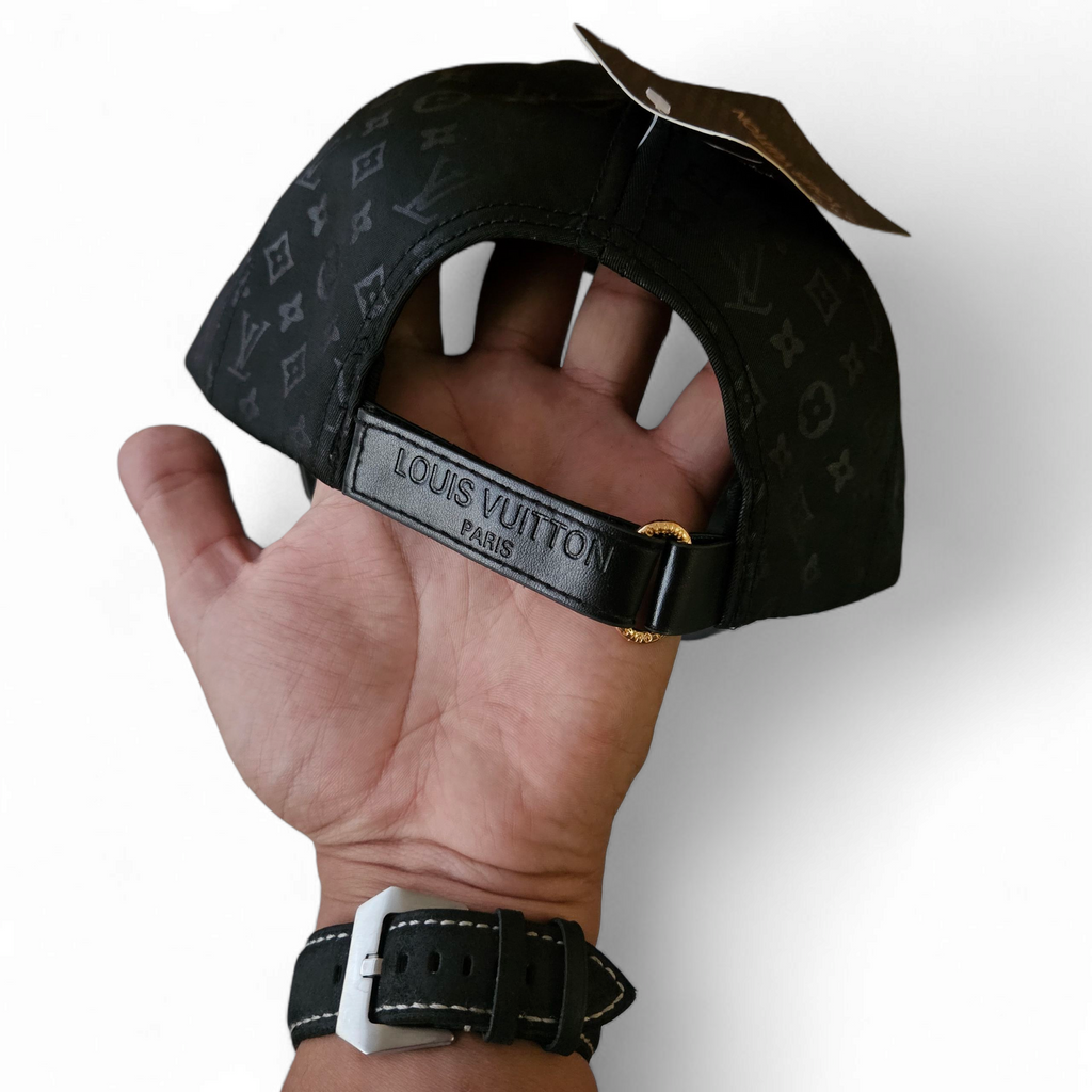 Casquette Luis vuiton logo doré