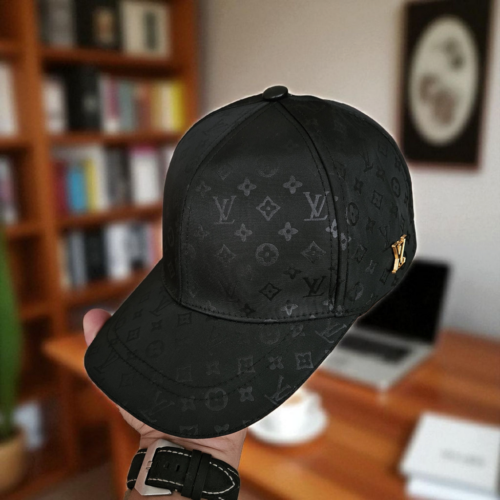Casquette Luis vuiton logo doré