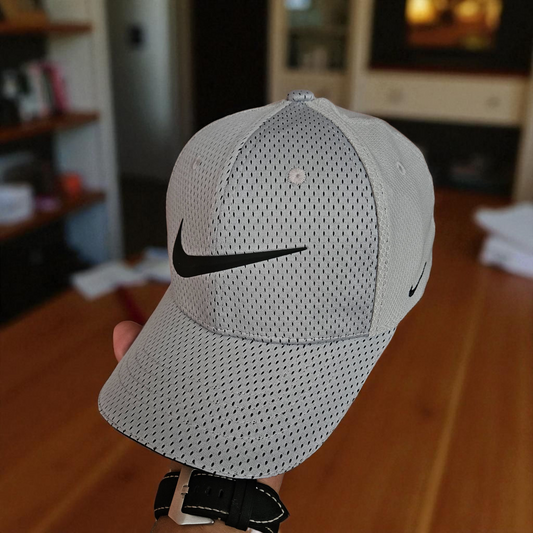Casquette Nike gris